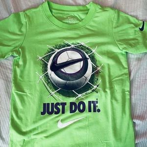 Green Nike short sleeve shirt